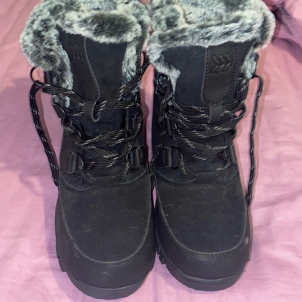 Winter boots size 6
